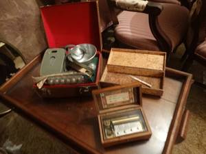 lot 33320 image: Old camera set, wooden box & music box
