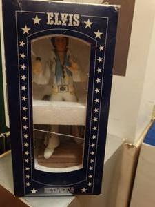 lot 33331 image: Elvis wmic McCormick bottle in box