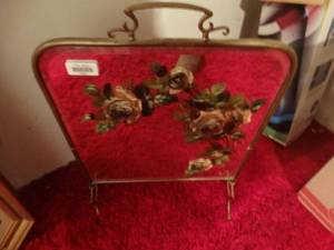 lot 33341 image: Antique decorative fireplace screen