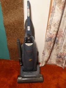 lot 33380 image: Kenmore Intelliclean Upright Vacuum