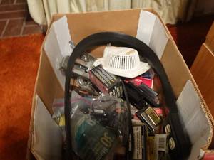 lot 33381 image: Box of misc hardware