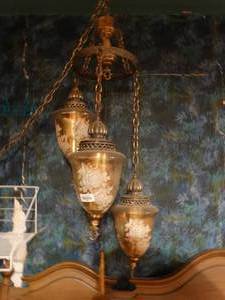 lot 33384 image: Vintage hanging 3 light fixture