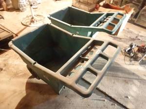 lot 33394 image: 2 garden carts