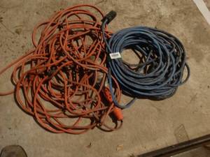 lot 33398 image: Extension cords