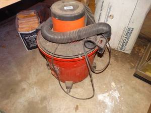 lot 33404 image: Shopvac w hose