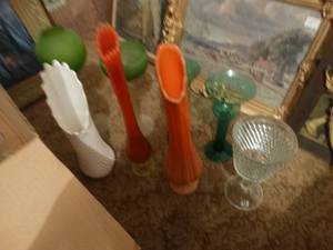 lot 33412 image: Assorted vintage glass vases