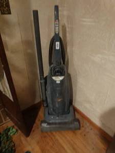 lot 33418 image: Kenmore vacuum
