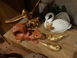 lot 33423 image: Collectable animal figurines