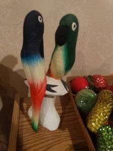 lot 33426 image: Wood carved parrot statue