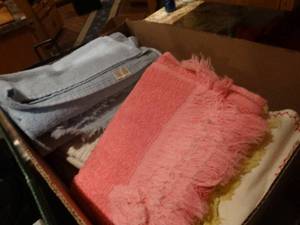 lot 33439 image: Towels & misc.