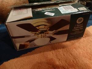 lot 33449 image: Ceiling fan in box