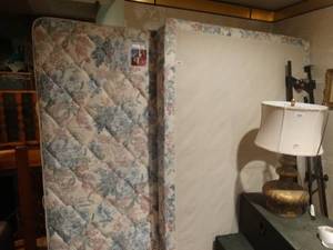 lot 33455 image: Queen size mattress & box spring