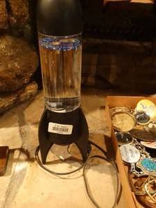 lot 33472 image: Rocket lamp