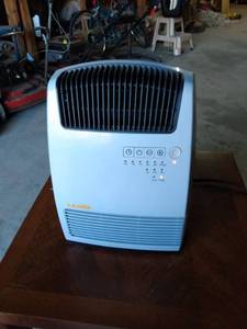 lot 4436 image: lasko portable heater working 10 inches wide 6 in deep 13 in tall