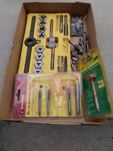 lot 4444 image: box of taps and dies and miscellaneous