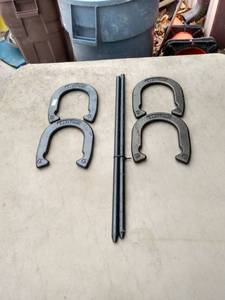 lot 4454 image: new horseshoe set