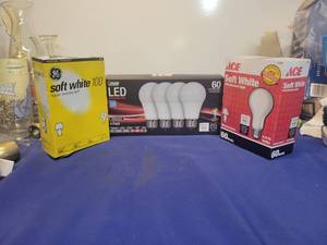 lot 5461 image: Software light bulbs and LED