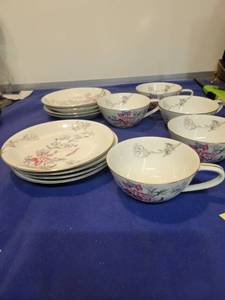 lot 5489 image: Noritake cup and saucers 5 cups 8 saucers