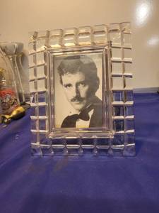 lot 5499 image: 9 by 11 picture frame