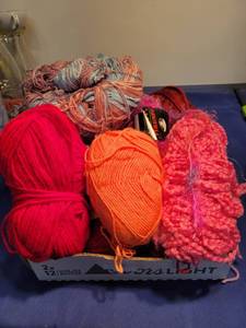 lot 5508 image: Flat full of yarn