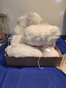 lot 5513 image: flat full of white yarn