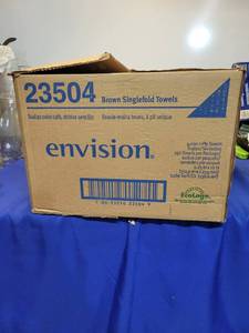 lot 5539 image: Case of single folded paper towels 4000 1 -ply towels