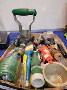 lot 5540 image: flat miscellaneous tools