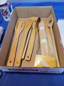 lot 5557 image: Wooden utensils
