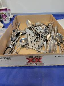lot 5558 image: Is stainless flatware