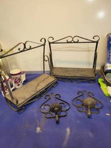 lot 5567 image: 2 metal shelves 2 candle holders