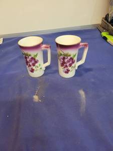 lot 5568 image: 2 cups hand painted