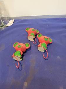 lot 5570 image: 3 mice