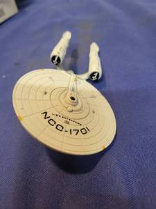 lot 5579 image: USS enterprise Hallmark keepsake ornament
