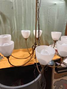 lot 7292 image: 32 inch chandelier 30 inch high