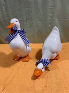 lot 7294 image: two 8 12 inch ducks