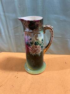 lot 7311 image: 13 inch pitcherBeautiful design