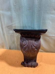 lot 7313 image: Heavy plaster shelf 10 12 inches high 6 12 wide