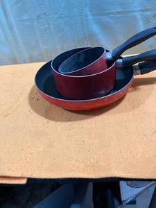 lot 7314 image: three piece T-Fal
