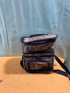 lot 7318 image: Lunch carrier 11 inches high