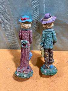 lot 7325 image: 9 inch Mr. and Mrs. bear