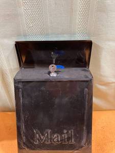 lot 7332 image: Mailbox 10 inches high 8 12 wide
