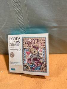 lot 7338 image: Boyds Bears and friend first edition rubberstamp kit