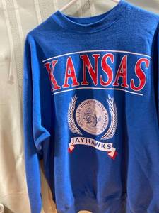lot 7381 image: Kansas Jayhawks sweatshirt XXL