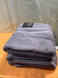 lot 7390 image: 3 bath towels Savile Row Read 100percent cotton