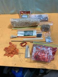 lot 7424 image: Miscellaneous craft stuff hay,rocks, leaves etc.