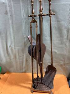 lot 7427 image: Fireplace set