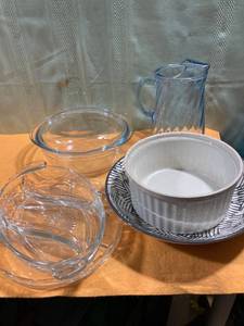 lot 7444 image: Miscellaneous dishware