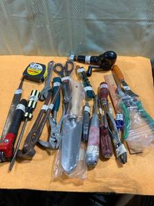 lot 7451 image: Miscellaneous garage tools