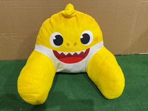 lot 1042 image: Yellow Kids BackReading Cushion - Retail $39.99