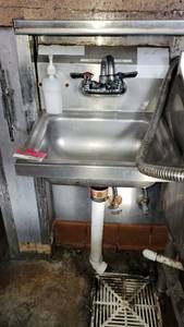 lot 8453 image: Small Stainless Steel Sink
